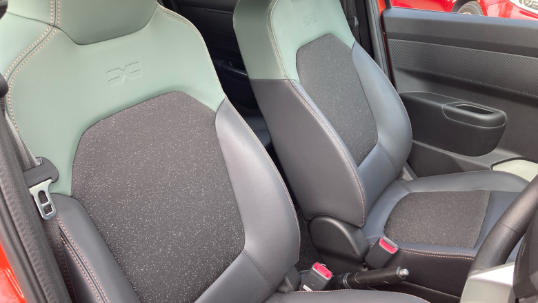 Dacia Spring 27kWh Extreme 65 48kW 5dr Auto Electric Hatchback